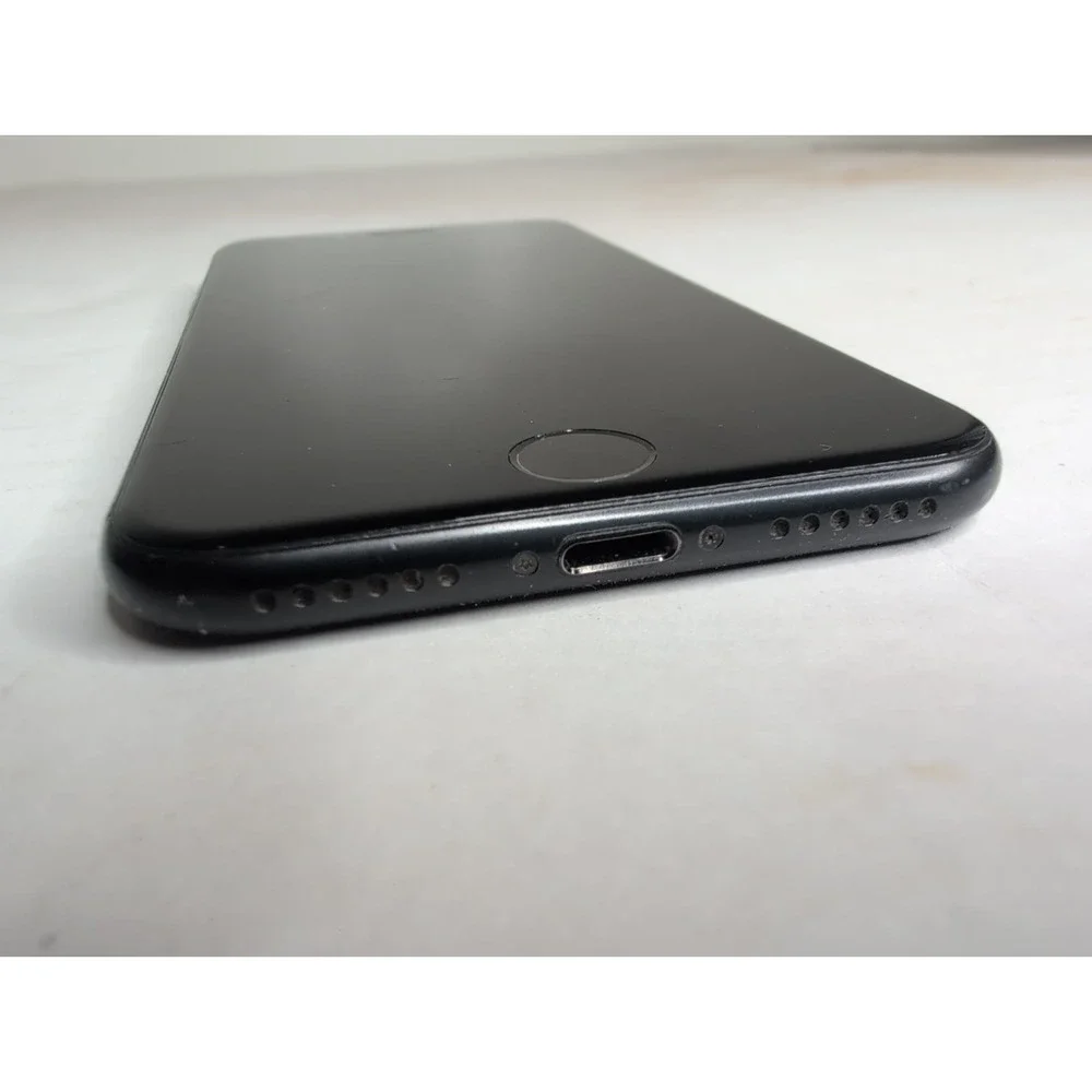 Apple iPhone 7 A1778 32GB Black Touchscreen Smartphone